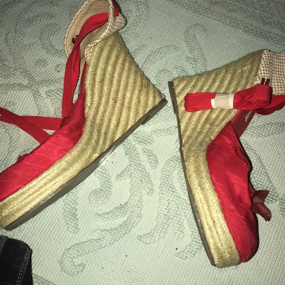 Shoes - Picture 3 of 4